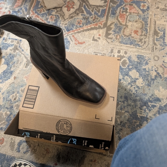 Black Franco Sarto Leather Boots 👢 - Picture 11 of 15